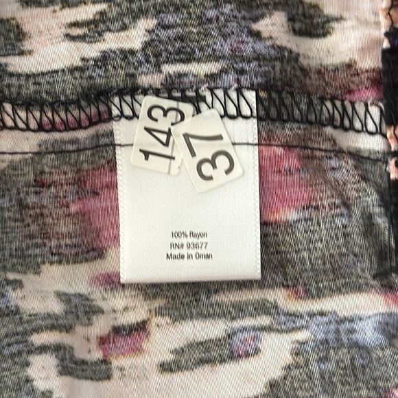 a.n.a Colorful Ikat Print Lightweight Pull On Women's Shorts Size XL NWT - Picture 5 of 6